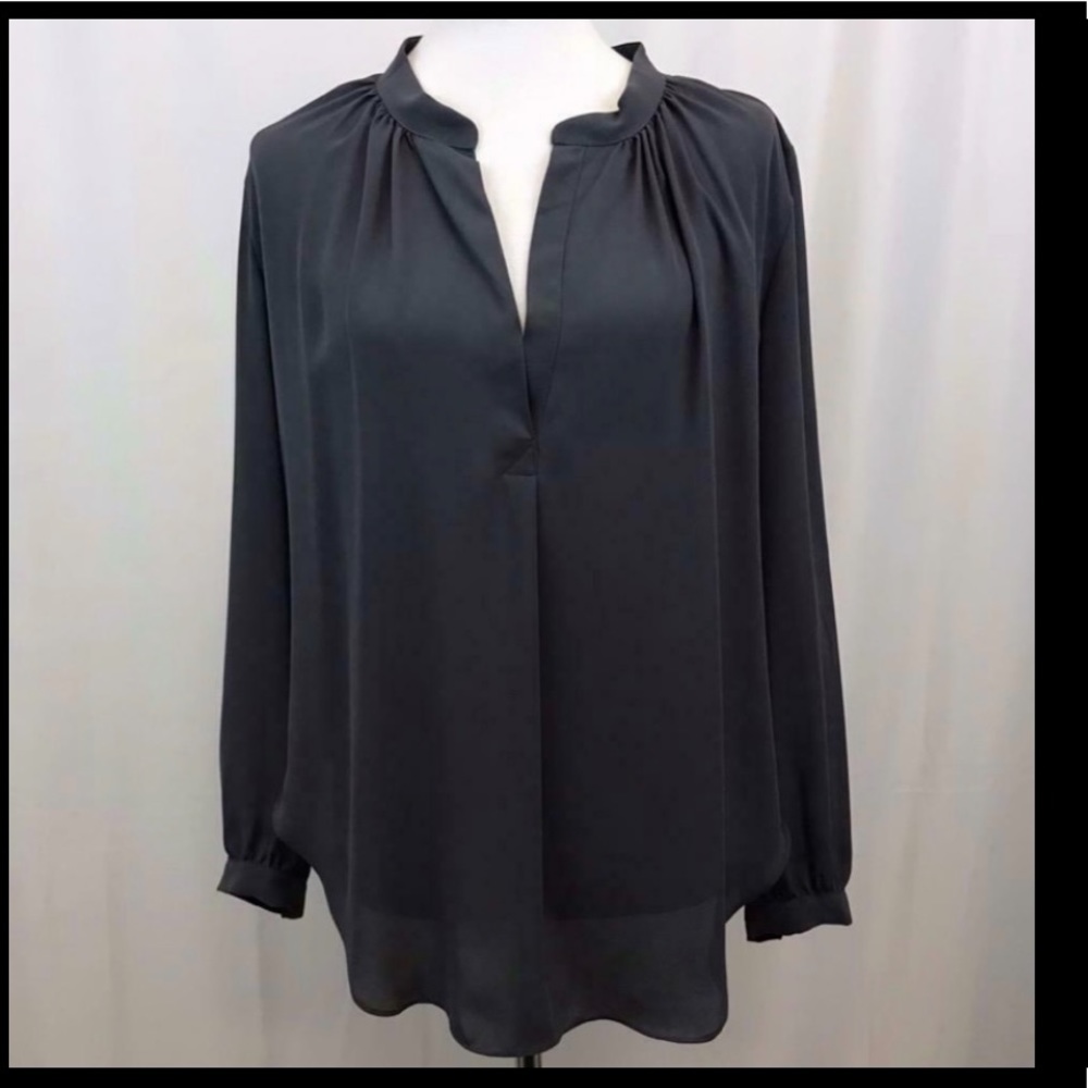 Olivaceous Deep V Blouse in Black. Size Medium. NWOT. - Picture 3 of 6